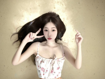 LucyJohn webcam model stream image