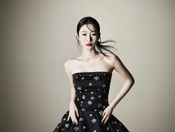 LucyJohn webcam model stream image