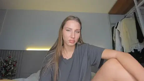 SofiClimbing webcam model stream image