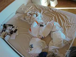 voyeurcam-julmodels-greybed-1 webcam model stream image
