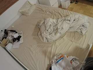 voyeurcam-julmodels-greybed-1 webcam model stream image