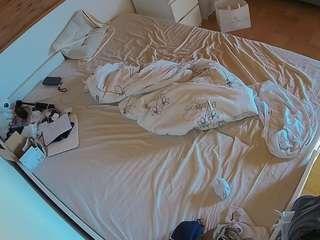 voyeurcam-julmodels-greybed-1 webcam model stream image