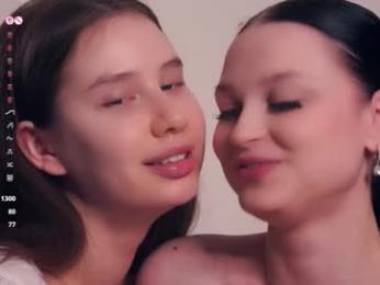 suziegoglia webcam model stream image