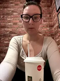 The_Snowwhitee webcam model stream image