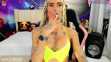 Nella_Dolls webcam stripchat model stream image