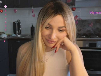 MellicaX webcam model stream image