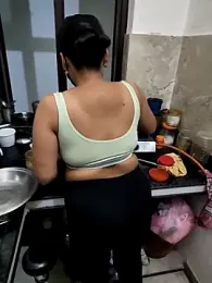 Heena-143 webcam model stream image