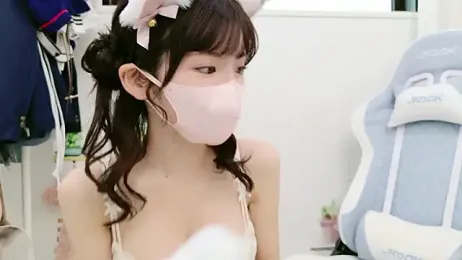 -minami- webcam model stream image