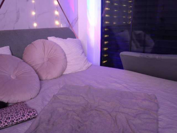 JayJayPink webcam model stream image