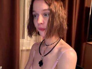 victorianguyen webcam camsoda model stream image