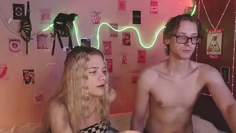 Your_Horny_Friends webcam model stream image