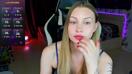 BiMolly webcam stripchat model stream image