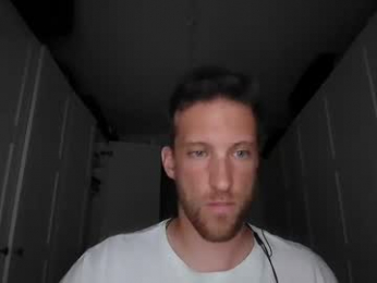 moms_little_monster webcam model stream image