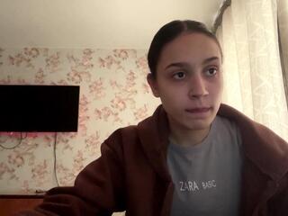 Ardelle Kutchie webcam flirt4free model stream image