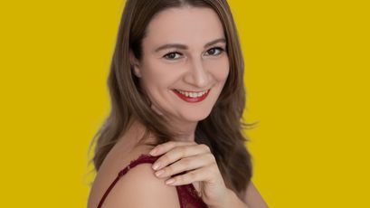 BellaGoldis webcam model stream image