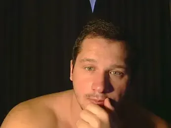 LionEdwin webcam model stream image