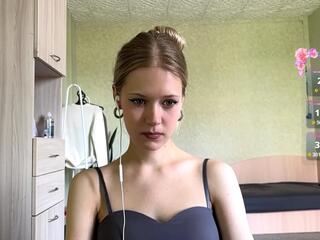 Emelina Carpio webcam model stream image