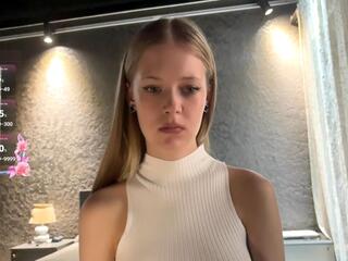 Emelina Carpio webcam model stream image