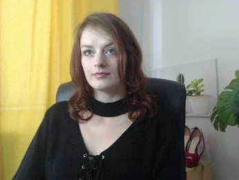 NadineGold webcam model stream image