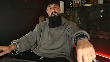 axxelrich_ webcam model stream image