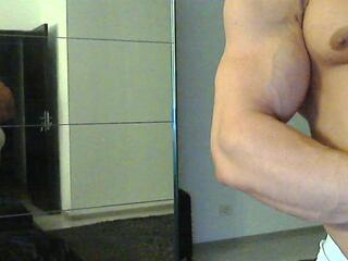 Kevin Muscle webcam model stream image