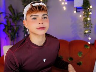 Emiliano Sanchez webcam model stream image