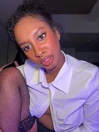 Your_Paris webcam model stream image