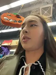 Holly_Play webcam stripchat model stream image