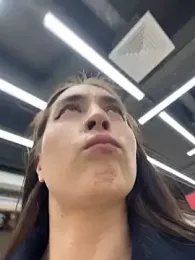 Holly_Play webcam model stream image