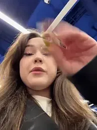 Peachy_Dream webcam model stream image