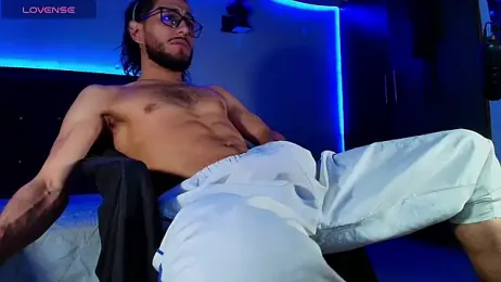 kuzzcoo webcam stripchat model stream image