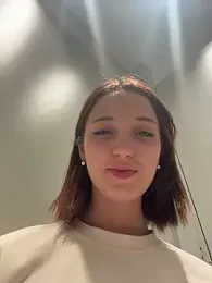 DollyTall webcam model stream image