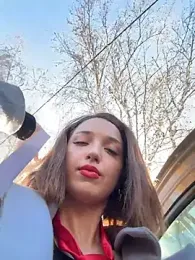 DollyTall webcam model stream image