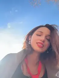 DollyTall webcam model stream image