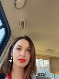 DollyTall webcam model stream image