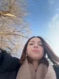 DollyTall webcam model stream image