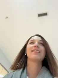 DollyTall webcam stripchat model stream image