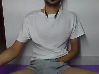 Cuteeeboy23 webcam model stream image