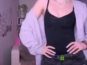 chloe_ley webcam model stream image