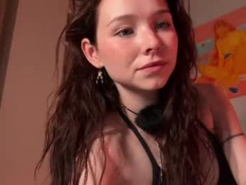 moonfaced_ webcam model stream image