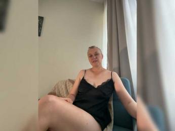 EfrosinyaRAY webcam bongacams model stream image