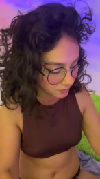 Hot_crisps webcam cam4 model stream image