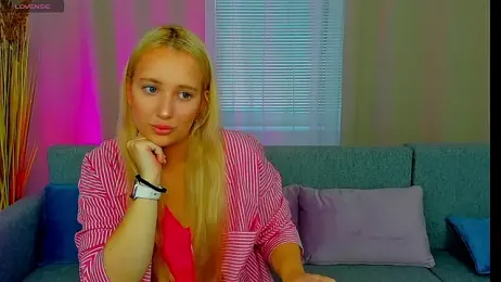 AuroraSkyee webcam stripchat model stream image