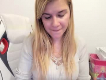 artsyandcraftsy_ webcam model stream image