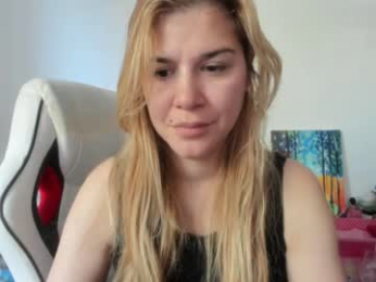 artsyandcraftsy_ webcam model stream image