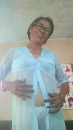 Maximienne webcam model stream image