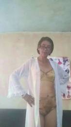 Maximienne webcam model stream image