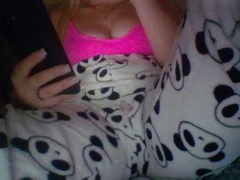 Darusaa webcam model stream image