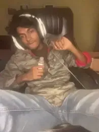 RavenKisses webcam model stream image