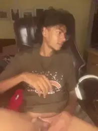 RavenKisses webcam model stream image